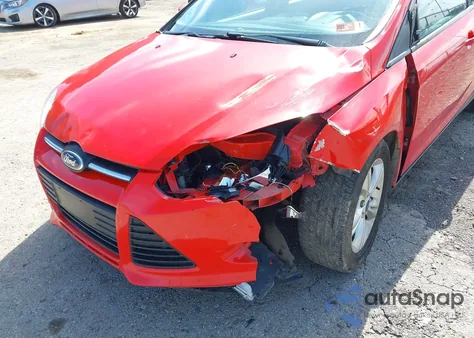 2014 Ford Focus Se z USA, uszkodzony, nr VIN 1FADP3F21EL346920